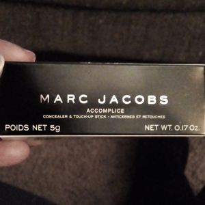 Concealer & touch up stick